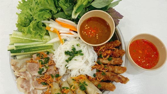 Bún Mắm Nêm, Bánh Canh & Nem Nướng - Trần Đồng