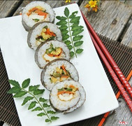 SUSHI RAU CỦ