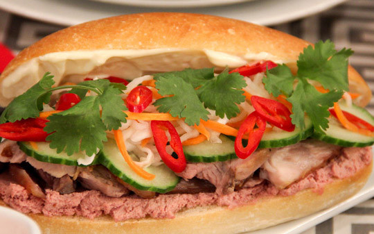 Bánh Mì Pate Thập Cẩm - Đình Đông 