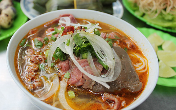 Bún Bò Huế - Chị Tư