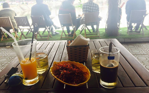 Moon Cafe - Phạm Huy Thông