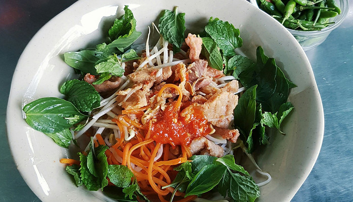 Phượng - Bún Bò Xào