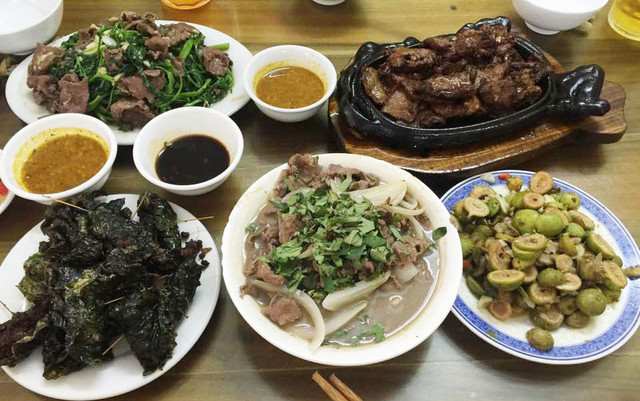 Ngọc Tú - Dê Núi, Trâu Tươi & Gà Đồi