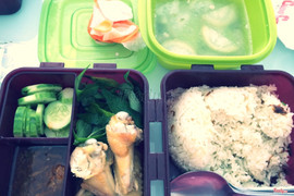 Cơm đùi gà ta, ăn có cảm giác như ăn cơm nhà