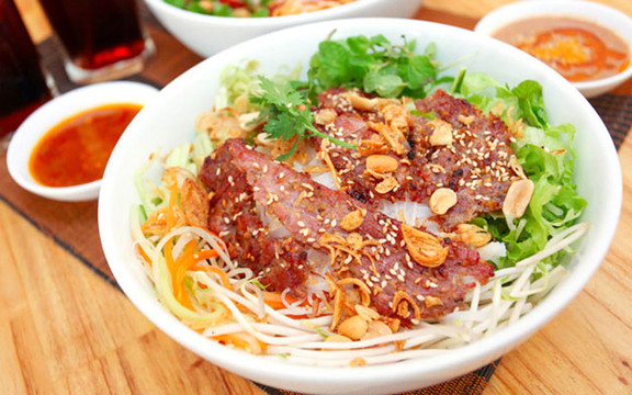 Cô Năm - Bún Thịt Nướng