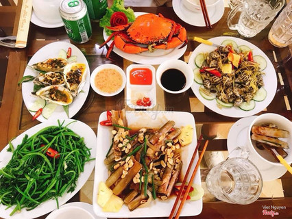 Ốc hương, cua, ốc móng tay, hàu