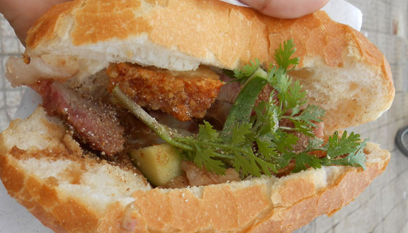 Bánh Mì Thủy - Quang Trung