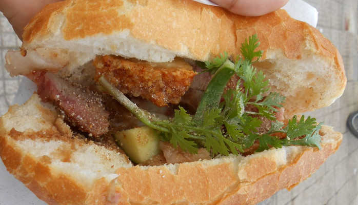 Bánh Mì Thủy - Quang Trung