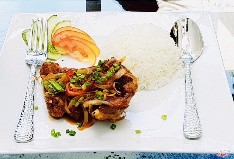 Cơm cánh gà nước mắm, vị thắm bắt miệng