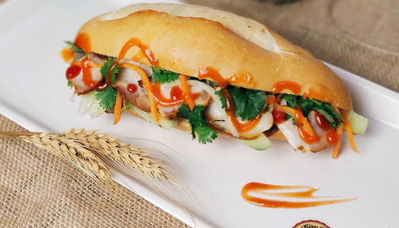 Tiệm Bánh Hợp Tác Xã - Bánh Mì Kẹp & Bánh Ngọt