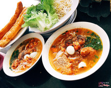 2 phần thật nhiều cho 2 anh ăn tại quán