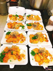 Giao 8 phần cho khách quen ăn tại công ty không cần tô