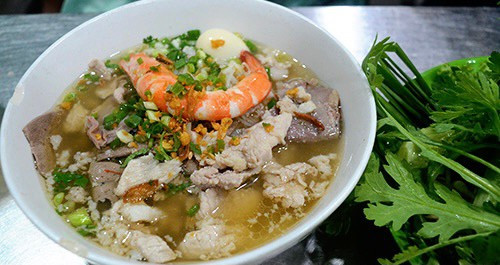 Tấn Phát - Hủ Tiếu Mì Gia - Bờ Bao Tân Thắng