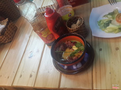 Bò quanh lửa hồng