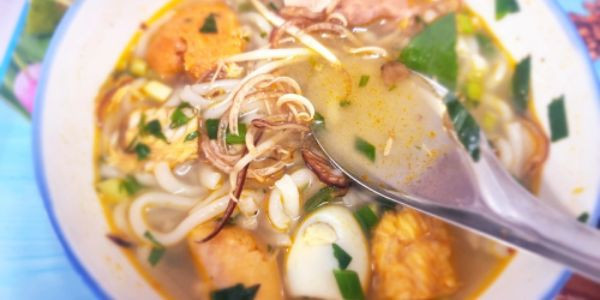 O Cúc Ẩm Thực Huế - Bánh Canh Huế - Nguyễn Văn Linh