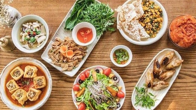 Chú Năm - Bánh Mì Bò Lá Lốt & Ram Thịt Nướng, Chả Lụi Lagi - 5 Thích Quảng Đức