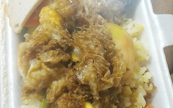 Cơm Chiên Dương Châu & Cơm Gà Xối Mỡ