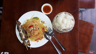 Món thái ngon! Đúng như mình đã từng ăn bêmn đó :) mình thích không gian bắt mắt thoải mái được nghe nhạc thái nữa cảm giác như đang ăn ở Bangkok vậy