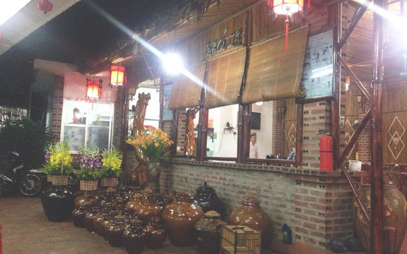 Hoa Đăng Restaurant - Hùng Vương