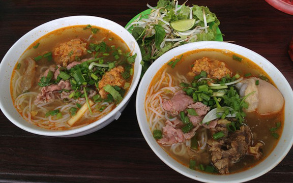 Bún Bò Bình Dân - Lương Ngọc Quyến