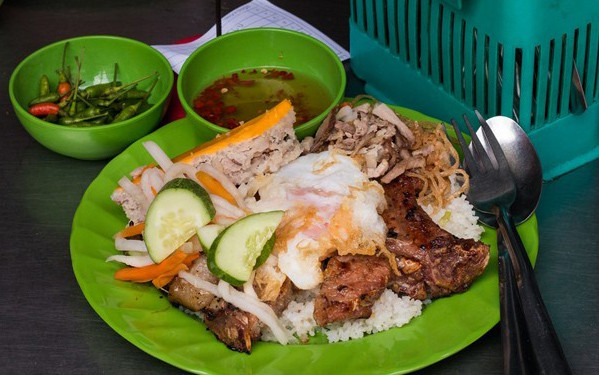 Cơm Bình Dân - Phùng Tá Chu