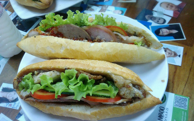 Mỹ Phụng - Bánh Mì Kẹp Chả Bò - Hùng Vương