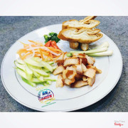 Bánh mì thịt chả (bày trí cho bạn dễ hình dung)