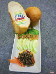 Bánh mì cá rơm rim (bày trí cho bạn dễ hình dung)