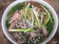 Bún ngan măng mọc