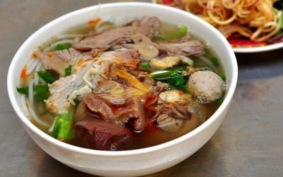 Chị Hai - Cơm & Bún Bò