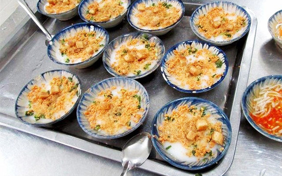 Bà 4 - Bánh Bèo Chén