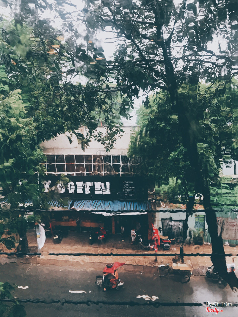 View tầng ba ngày trời mưa