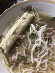 Bún tái chả 35k