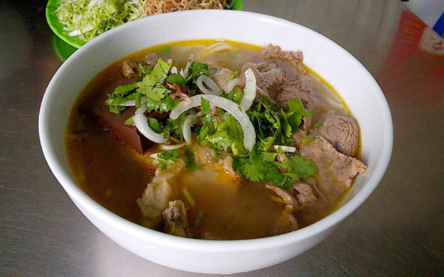 Thùy Trang - Bún Bò & Bún Riêu Giò Heo