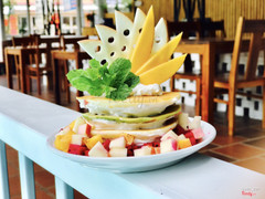 Nhìn- không nỡ ăn em nó