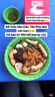 Súp hơi lỏng, ngọt, bánh hơi dầu. Chả cá viên, giò thịt hơi khô