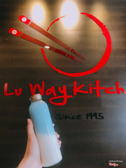 Sữa tươi có màu xanh siêu lạ