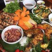 Đã thưởng thức cá Lăng ở đây. Thực sự rất ấn tượng nhất món Trộn chua cay và lẩu. Vị rất đặc biệt thanh mát và chưa được thưởng thức chỗ khác. Sẽ ủng hộ dài dài.