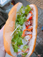 Bánh mì thịt đầy đủ 