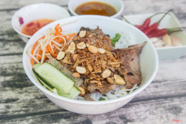 bún thịt nướng