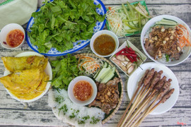 bánh hỏi thịt nướng