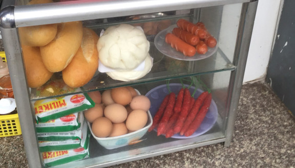 Xôi Nóng & Bánh Mì - Mai Hắc Đế