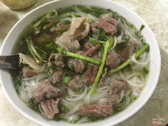 Phở nhiều, thịt nhiều, bắp bò ngon!
