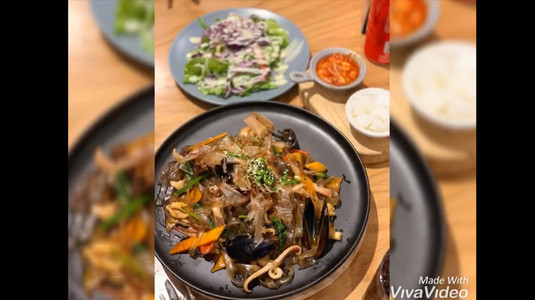 Bb.q Chicken Premium - Nhà Hàng Hàn Quốc