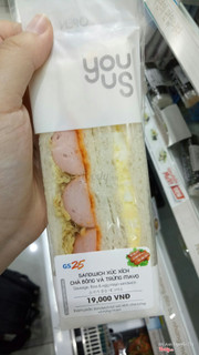 Sandwich xúc xích, chà bông, trứng mayo 19k