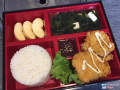 Cơm Bento  Thịt Heo Chiên xù Tonkatsu & Canh Rong biển  Free 