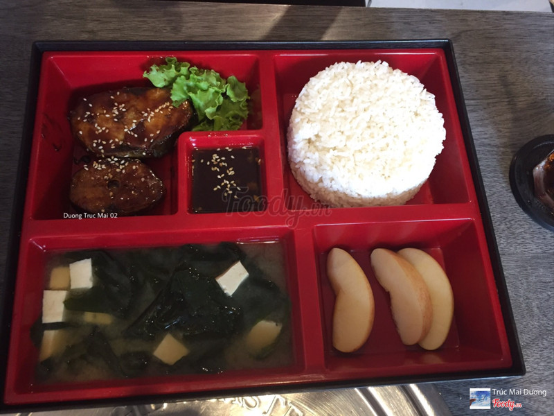 Cơm Bento  Cá thu Sốt Teriyaki & Canh Rong biển  Free