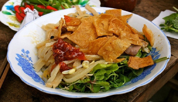 Thu Hà - Mì Quảng & Cao Lầu