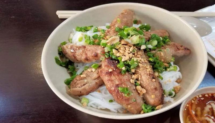 Taro - Bún Thịt Nướng & Cơm, Phở - Đường Số 40