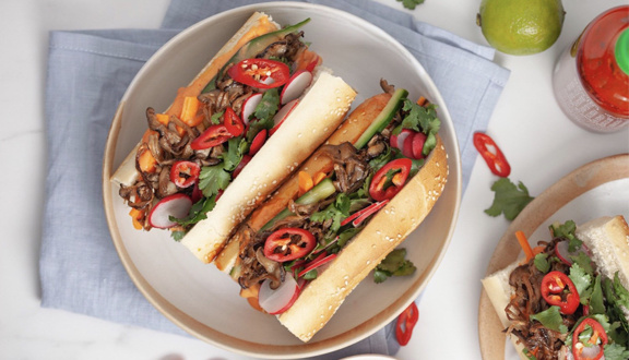 Tiệm Bánh Mì Gác 18 - Hàng Kênh